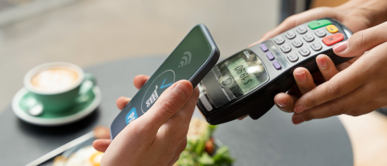 74% believe demonetization led to cashless society