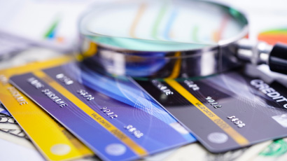 Evaluate Debit/Credit Card Usage Pattern for a Global Consulting Firm- Case Study